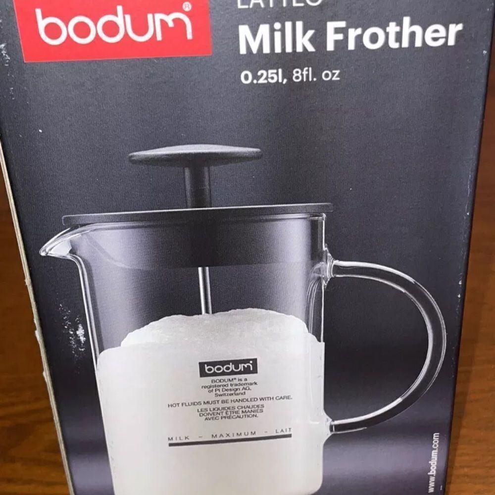 Bodum 1446-01US4 Latteo 8 oz Manual Milk Frother - Black